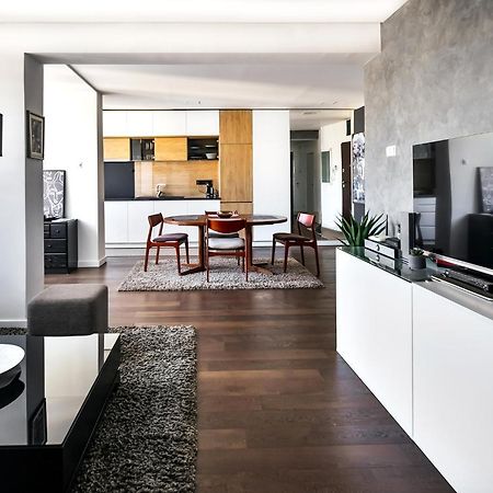 2 Bedroom Penthouse In City Center, Free Parking SJJ Eksteriør bilde