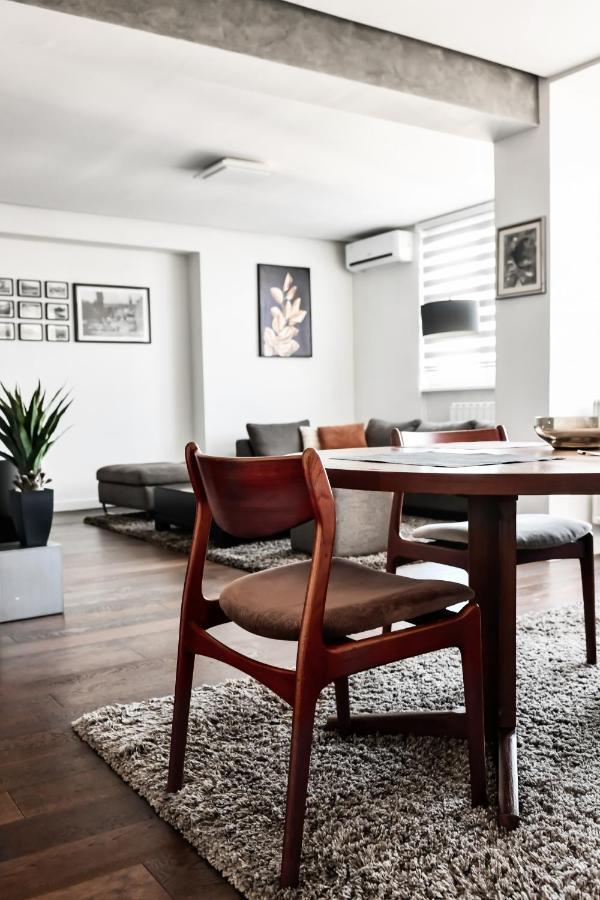 2 Bedroom Penthouse In City Center, Free Parking SJJ Eksteriør bilde