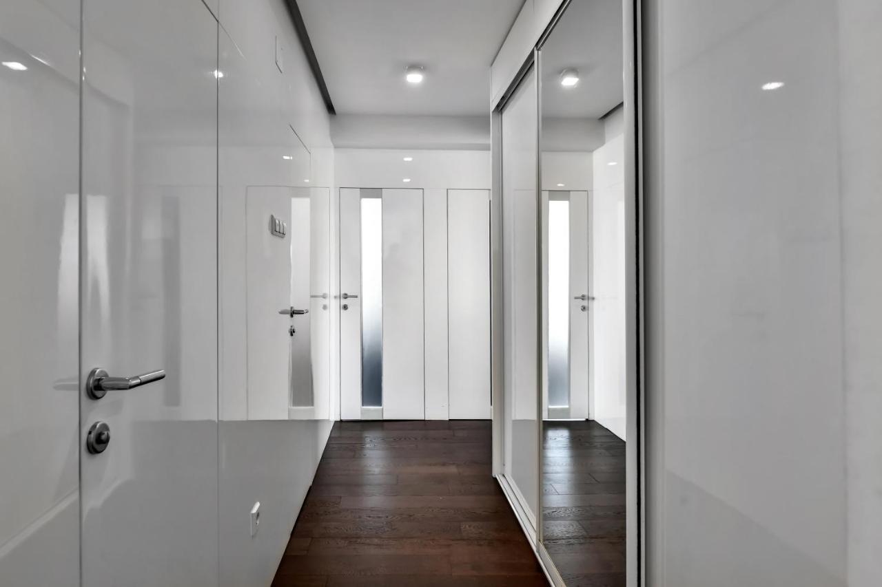 2 Bedroom Penthouse In City Center, Free Parking SJJ Eksteriør bilde
