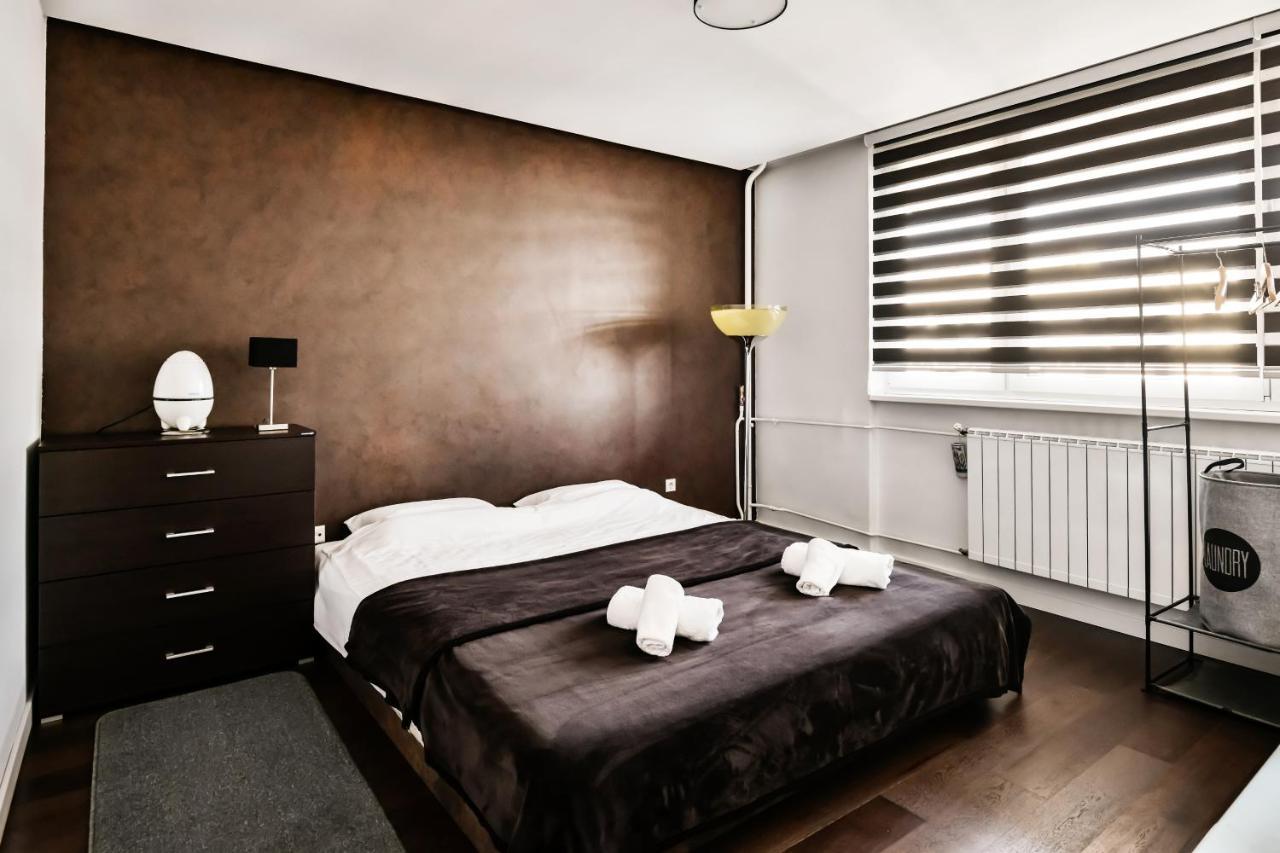 2 Bedroom Penthouse In City Center, Free Parking SJJ Eksteriør bilde